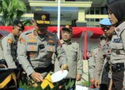 HUT Satpam Ke-42, Kapolda Sumbar Irjen Pol Suharyono Potong Tumpeng