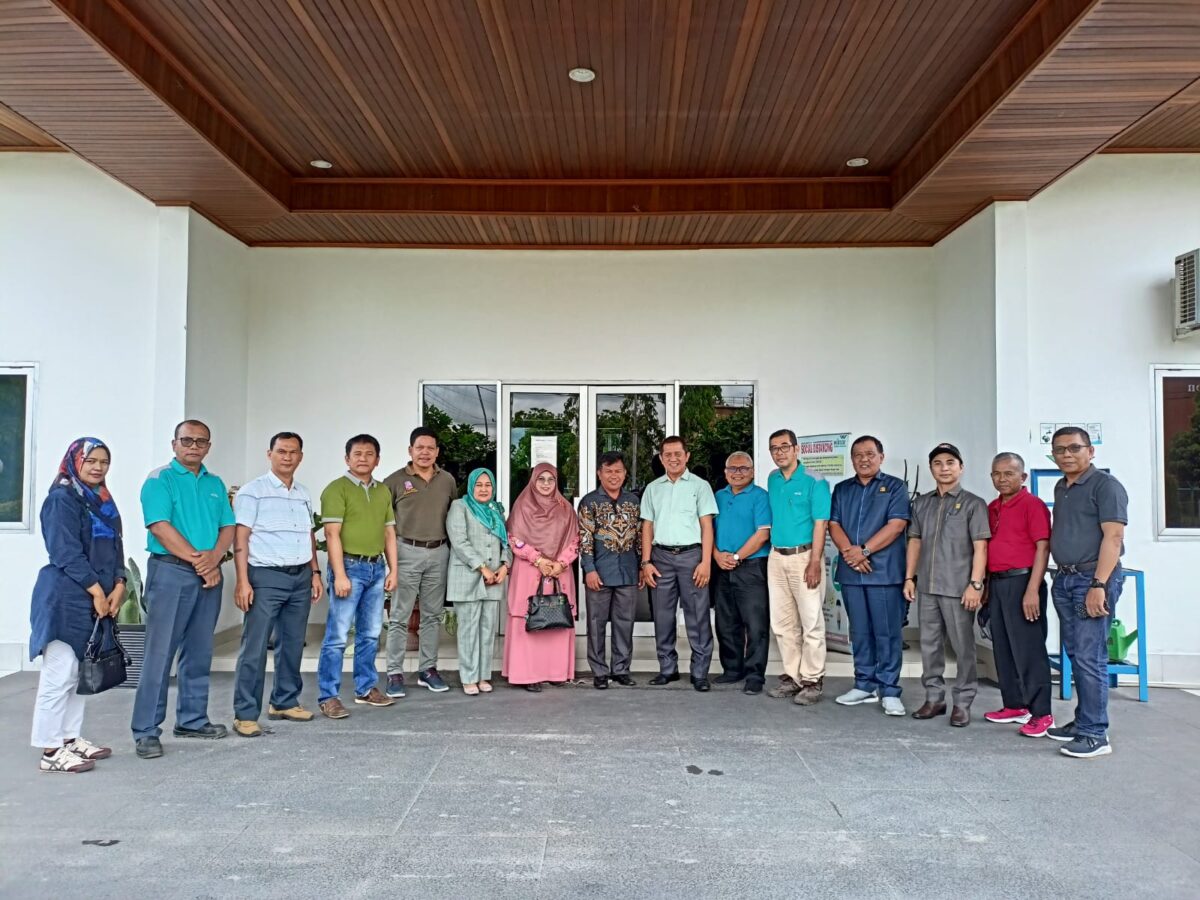 Tim Pansus melakukan kunjungan kerja lapangan ke PT. AMP Plantation dan PT. PPR. IST