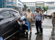Hati-hati Parkir di Padang, Ban Kendaraan Bisa Kempes!