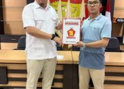 Braditi Moulevey Kembalikan Formulir Pendaftaran Caleg Gerindra