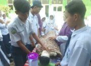 Mantapkan Teori, Siswa MTsN 2 Padang Praktik  Penyelenggaraan Jenazah