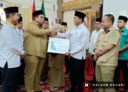 Wali Nagari Kapalo Koto Diganjar Penghargaan Pendukung Gerakan Zakat Terbanyak