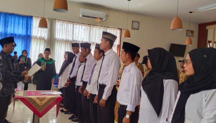 Panwaslu Sumpur Kudus Lantik 11 Panwaslu Nagari