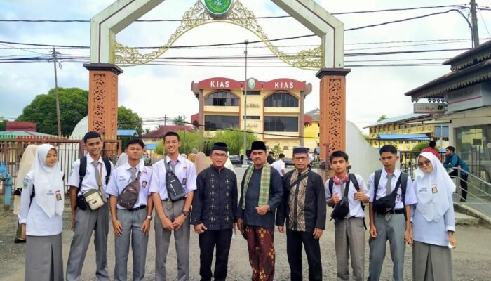 Studi Tiru ke Luar Negeri, Siswa SMA 1 Palupuh Berangkat ke Negara Malaysia