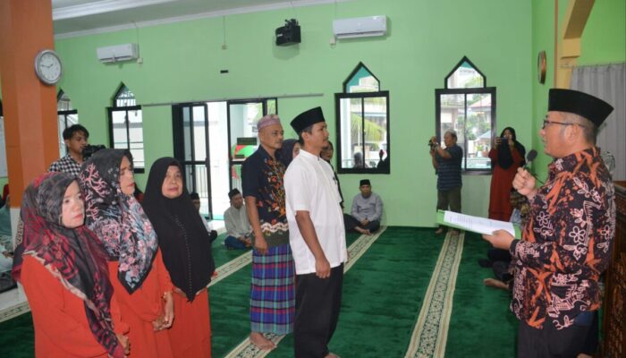Wako Padang Hendri Septa Kukuhkan Pengurus Masjid, Muslimah Center dan BKMT/MTI Masjid Baitul Ihsan Tanah Sirah Piai