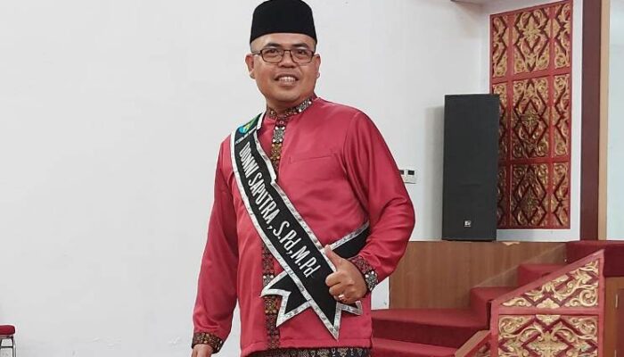 Kepala SDN 12 Api-Api Bayang Telah Terbitkan 41 Buku