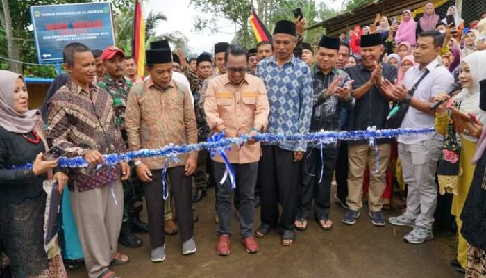 Bupati Tanah Datar Resmikan Jalan Kayu Maranting-Parik Sungayang