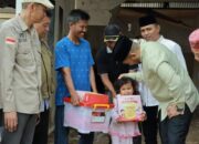 Wagub Sumbar Serahkan Bantuan untuk Korban Banjir Bandang Kabupaten Solok