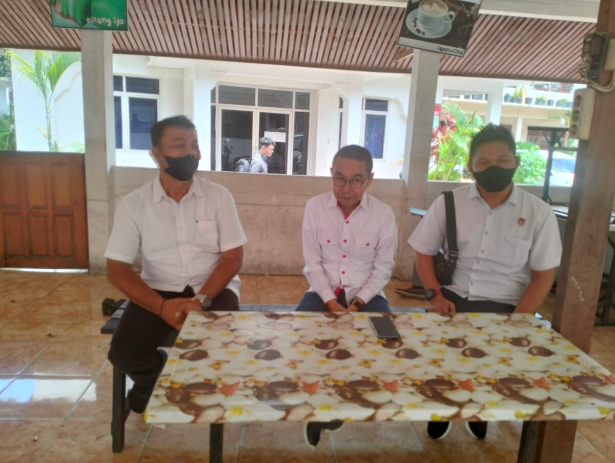 Sekretaris Alumni Lemhanas DPD Sumbar, Musfi Yendra saat diskusi dengan jajaran Polda Sumbar. IST