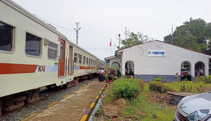 Perdana setelah 44 Tahun, Stasiun Pauh Lima Layani Kereta Penumpang