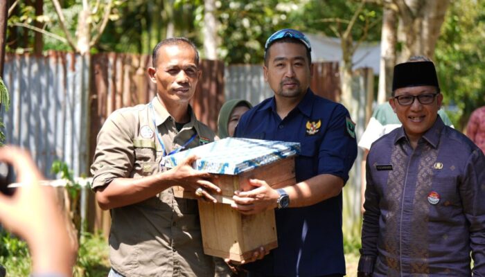 Wagub Audy Joinaldy Optimis Sumbar Jadi Produsen Utama Madu Trigona di Indonesia