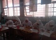 Siswa MTsN 1 Padang Ikuti Pelatihan Menulis Berita dan Public Speaking