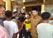 Wabup Pasbar Risnawanto Serahkan Bantuan untuk Korban Bagan Tenggelam di Air Bangis