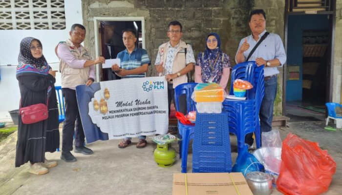 YPM PLN UP3 Bukittinggi Salurkan Bantuan Mudal Usaha dan Biaya Pendidikan ke Mustahik di Pasaman dan Pasaman Barat