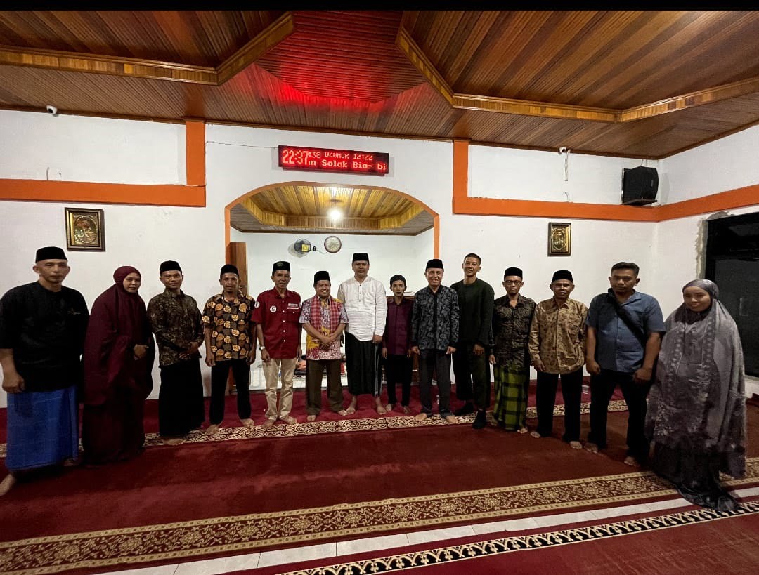 Tim Ramadan Palanta Aksi Kemanusiaan & Sosial (Pak'Sa) bersama Tim Safari Ramadan (TSR) Nagari Solok Bio-Bio mengunjungi Masjid Al Jama'ah Jorong Bio-Bio, Nagari Solok Bio-Bio, Kecamatan Harau, Kabupaten Lima Puluh Kota, Rabu (29/3). IST