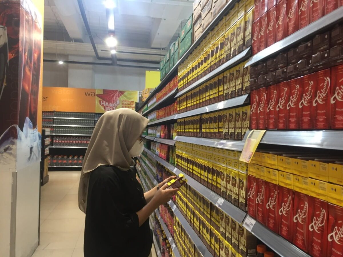 Salah satu promo minuman di  Transmart Padang. PUTRI MERI YANTI PERTIWI