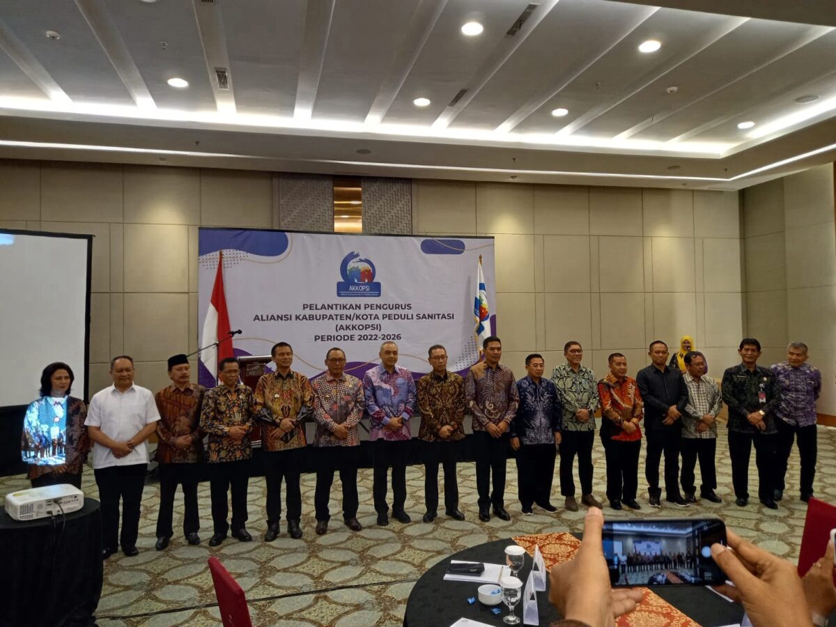 Wali Kota Pariaman Genius Umar dilantik sebagai Wakil Ketua Aliansi Kabupaten/Kota Peduli Sanitasi (AKKOPSI), Periode 2022-2026. IST