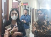 Penyanyi Minang Ratu Sikumbang Jalani Pemeriksaan 4 Jam di Polres Padang Pariaman