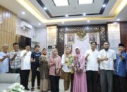 Sambut Lebaran, Sekretariat DPRD Sumbar Santuni Anak Yatim