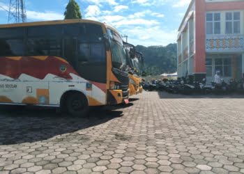 Bus Sekolah