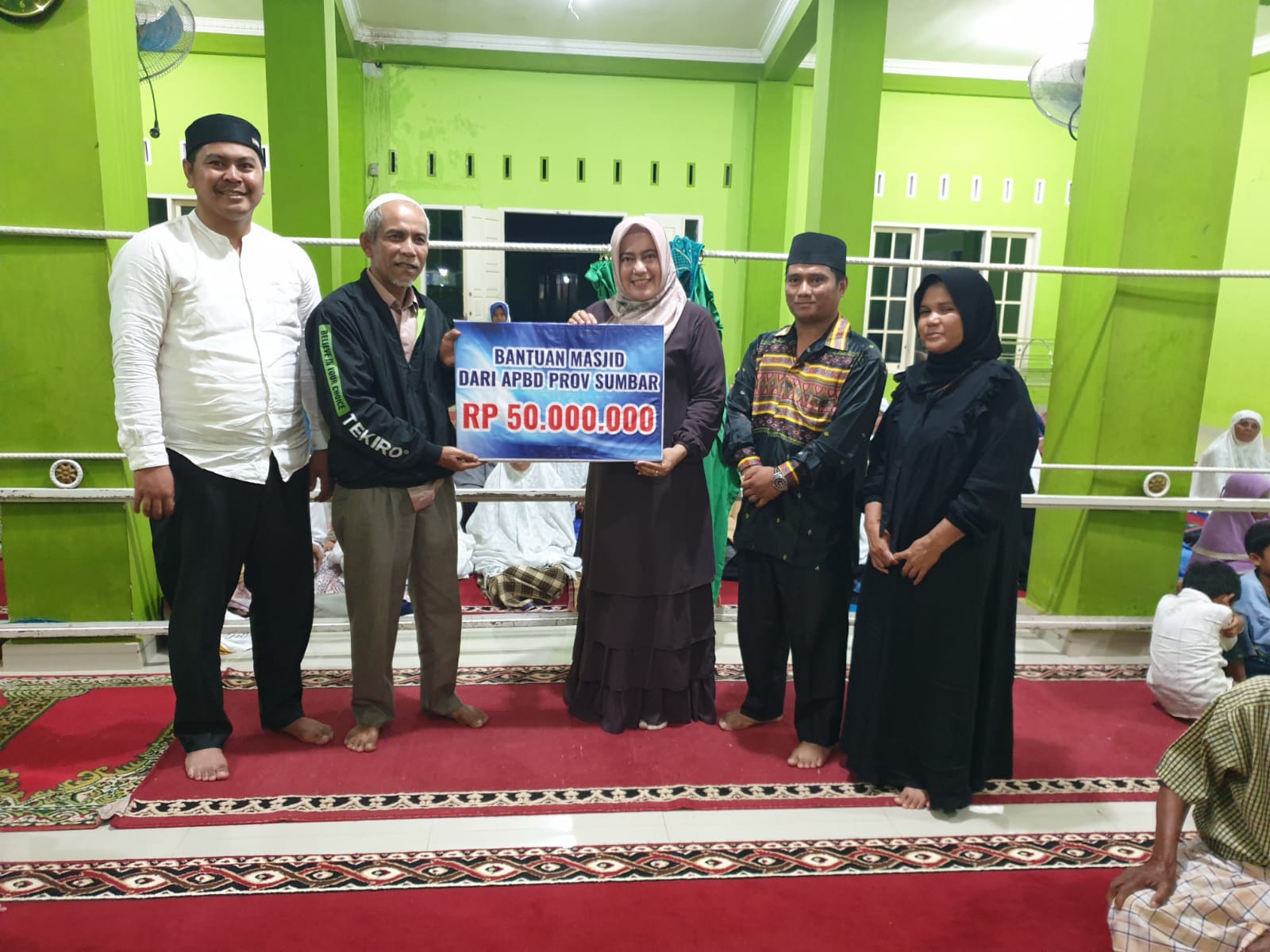 Wakil Ketua Komisi V DPRD Sumbar, Aida saat safari Ramadan di daerah pemilihannya di Kabupaten Limapuluh Kota