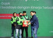 Rutin Beli Paket Internet Swadaya, 250 Gojek Terima Paket Sembako dari Telkomsel