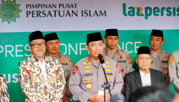 Kerja Sama Bareng PP Persis, Kapolri Salurkan 30 Ribu Paket Sembako