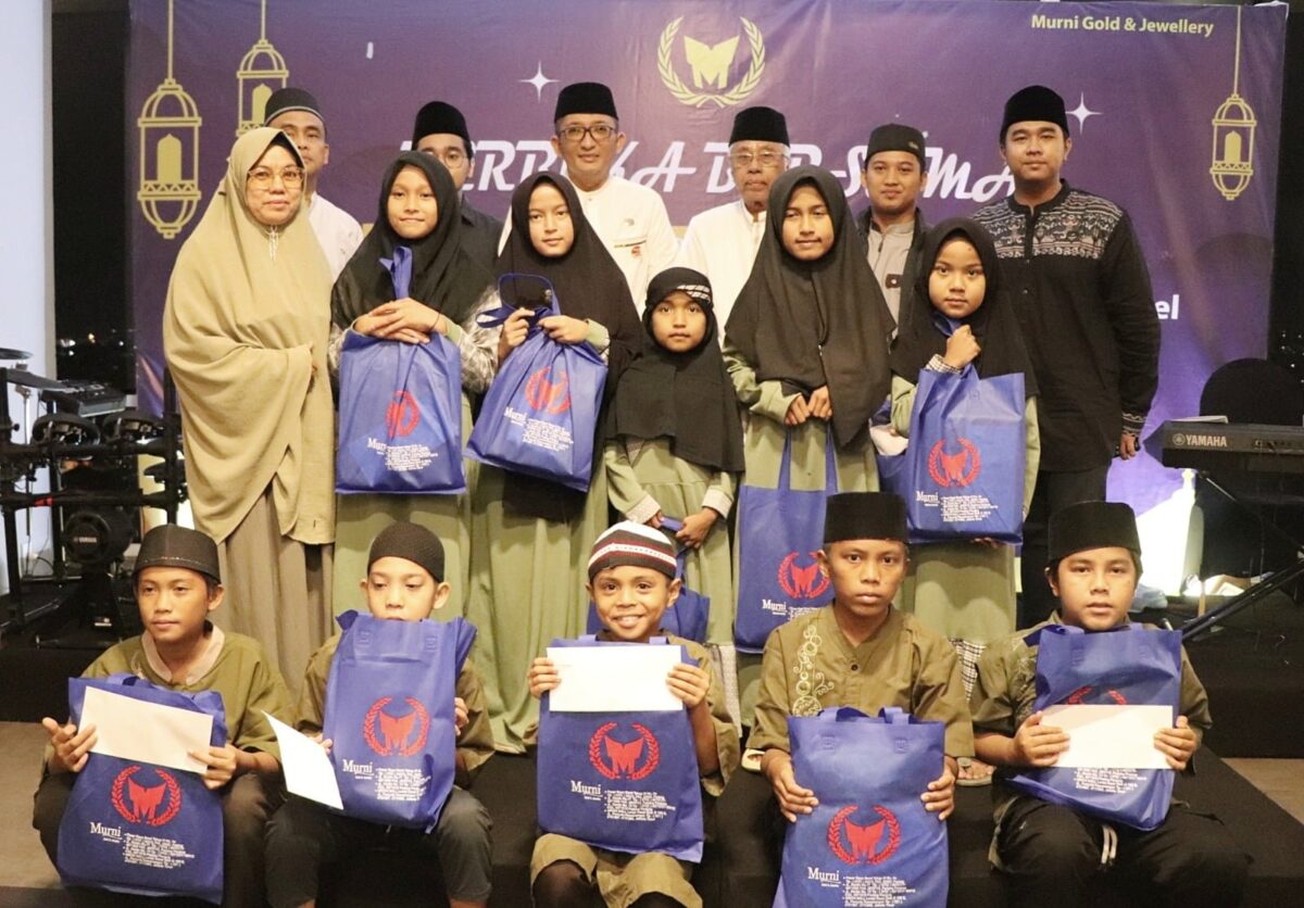 Wali Kota Padang Hendri Septa, saat menghadiri kegiatan Berbuka Puasa Keluarga Besar Toko Mas Murni Padang, Rabu (12/4) di salah satu hotel di Padang. IST