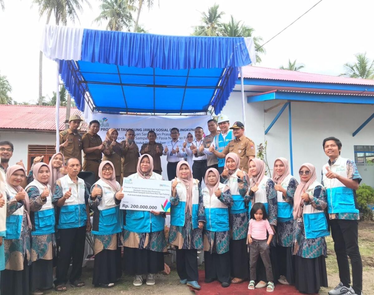 Peresmian Kelompok Bank Sampah Unit Pasie Nan Tigo, Kecamatan Koto Tangah, Senin (29/5). IST