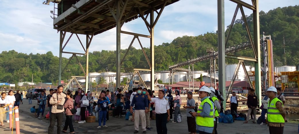 Para penumpang memuji pelayanan kapal Sabuk Nusantara (Sanus) 68 yang dimiliki PT Pelayaran Nasional Indonesia (Pelni) di Pelabuhan Teluk Bayur tujuan Padang-Kabupaten Kepulauan Mentawai. IST