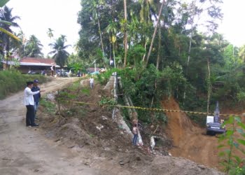 Wali Nagari Kuranji Hulu Tinjau Pengerjaan Jalan Pasca-longsor di Korong Balai Satu