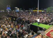 Disambut Hujan Lebat, Tausiyah UAS Dipadati “Lautan Manusia” di RTH Solok Selatan