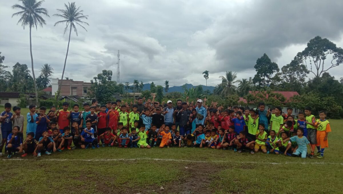 Anak didik ISSB Lareh Sago Halaban dari delapan nagari saat mengikuti pembinaan. IST