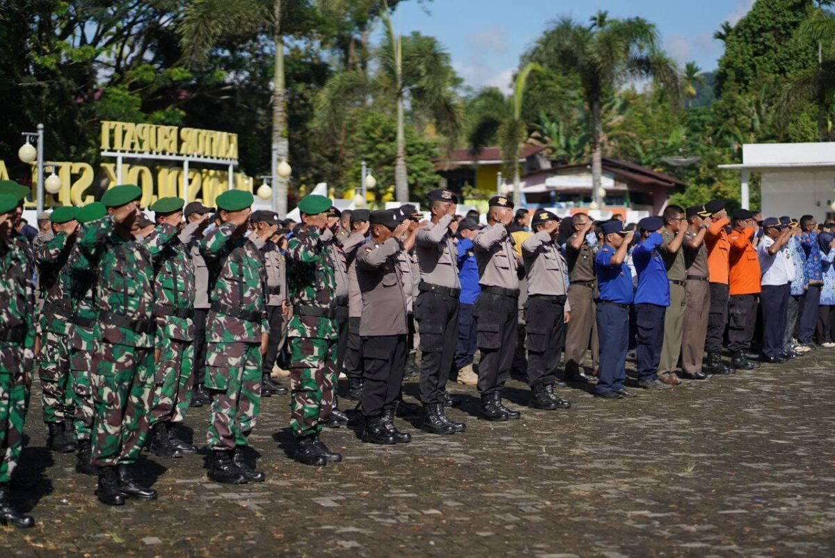 Upacara Peringatan HKN ke-115 sedang berlangsung di halaman Kantor Bupati Solok Selatan, Senin (22/5). IST