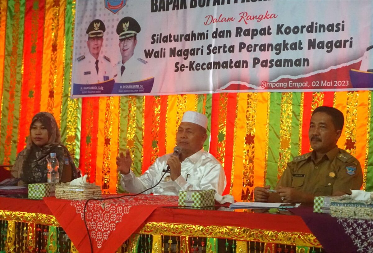 Bupati Pasbar, Hamsuardi memberikan motivasi dan semangat kepada perangkat nagari se-Kecamatan Pasaman, Kabupaten Pasaman Barat. Dalam rakor itu, wali dan perangkat nagari lebih mendekatkan diri dengan masyarakat. OSNIWATI