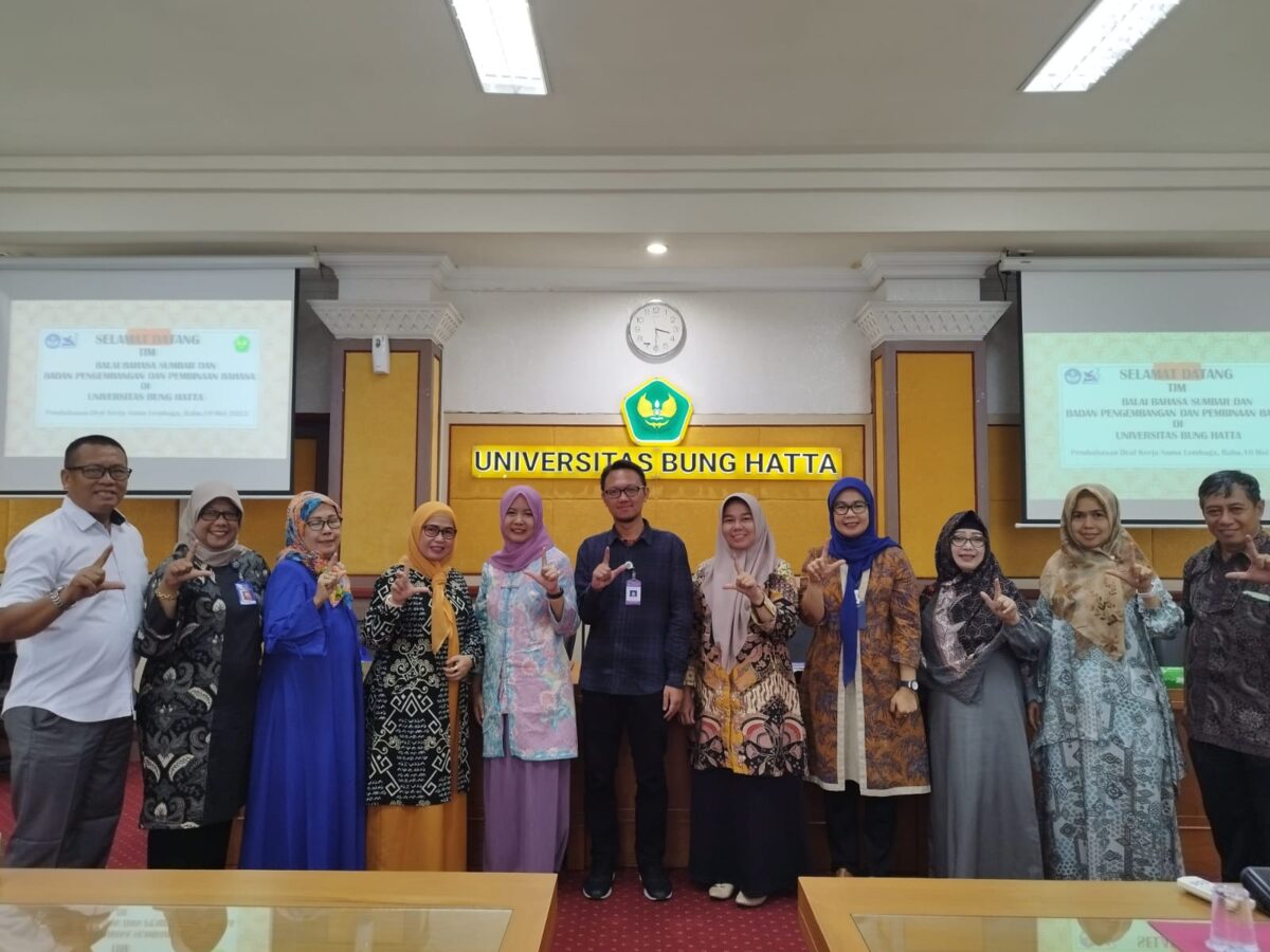 Badan Pengembangan dan Pembinaan Bahasa Pusat bersama Balai Bahasa Provinsi Sumbar menggelar pertemuan dengan Rektor Universitas Bung Hatta yang diselenggarakan di Ruang Sidang Rektor Kampus Proklamator I, Rabu (10/5). DOK AFRIANITA