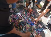 Simbol Kebebasan Pers Terancam, Ratusan Jurnalis Sumbar Lepas Kartu Pers dan Tabur Bunga