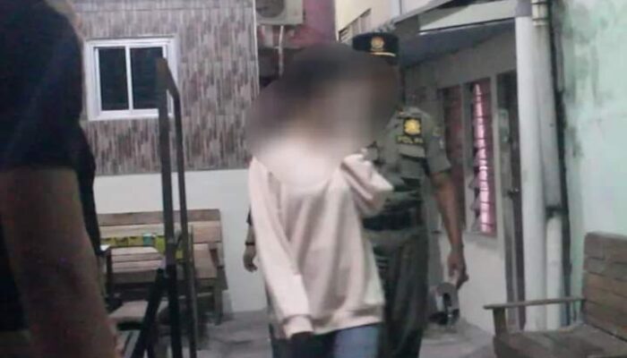 Digrebek Warga, 2 Pasangan Mesum Diamankan ke Markas Pol PP Padang