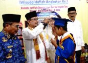 Bupati Tanah Datar Eka Putra Hadiri Wisuda Hafiz di Aie Angek
