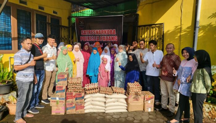 Satresnarkoba Polresta Padang Sambangi Panti Asuhan Aisyiyah Sawah Liek