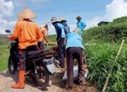 Sambut Idul Adha, Warga Jorong di Nagari Batipuh Ateh Tanah Datar Goro Bersama Bersihkan Jalan