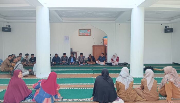 Kembangkan Wisata Nagari, Salimpek Latih Anggota Pokdarwis Lubuak Sembai Jorong Sibua Bua