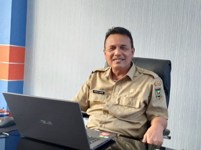 Kepala Dinas Kependudukan dan Catatan Sipil Kabupaten Sijunjung, Febri Anshori saat ditemui di kantornya, beberapa waktu yang lalu. IST