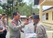 Peduli Terhadap Masyarakat, Kapolres Solok AKBP Apri Wibowo Serahkan Bantuan Sembako