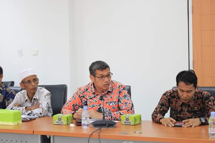 Saat berlangsungnya rapat kerja komisi DPRD Dharmasraya bersama mitra kerja. BADRI.
