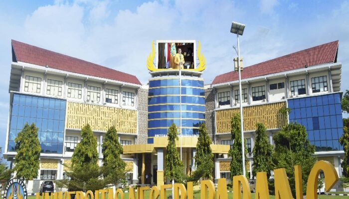 Buka Pendaftaran Mahasiswa Baru, Fakultas Kedokteran UNP Sediakan Kuota Bagi Siswa Kurang Mampu