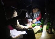 Sita Puluhan Minuman Beralkohol, Sepasang Remaja Diamankan Pol PP Padang