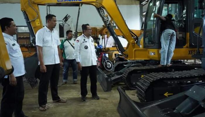 Pemkab Tanah Datar Beli 2 Unit Alat Berat untuk Siaga Bencana Alam