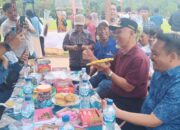 Gubernur Sumbar Bercengkrama dengan Warga Puncak Alai Sambil Makan Kerupuk Kuah