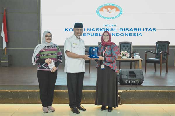 Gubernur Sumatera Barat, Mahyeldi, pada sosialisasi dan sarasehan Komisi Nasional Disabilitas.